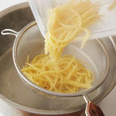 電子レンジで即でき＆おいしい【麺レシピ】2選｜上田淳子さんのラクするご自愛ごはん（サムネイル画像6）