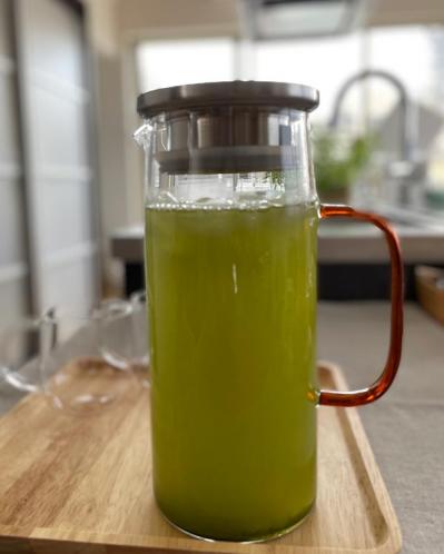 【スリコ】の耐熱ガラスピッチャー。小ぶりで液だれしない。クールなデザインで、ちょっと幸せ（サムネイル画像2）