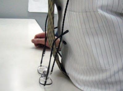 知らず知らずのうちに老眼鏡を傷つけていない？ 9つのNG行動とは（サムネイル画像6）