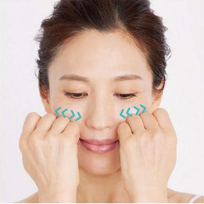 口元、ほうれい線のたるみに！頬全体をほぐす筋膜リフトケアを、佐藤由美子さんが伝授（サムネイル画像5）