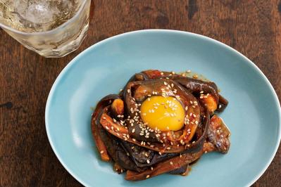 【冷凍作りおきで平日がラク】蒸しなすとビビンだれで即デキおつまみ2選