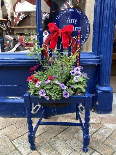 【英国流ガーデニング】イギリスの街中が花であふれたチャールズ国王の戴冠式（サムネイル画像7）