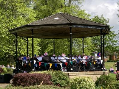 【英国流ガーデニング】イギリスの街中が花であふれたチャールズ国王の戴冠式（サムネイル画像12）