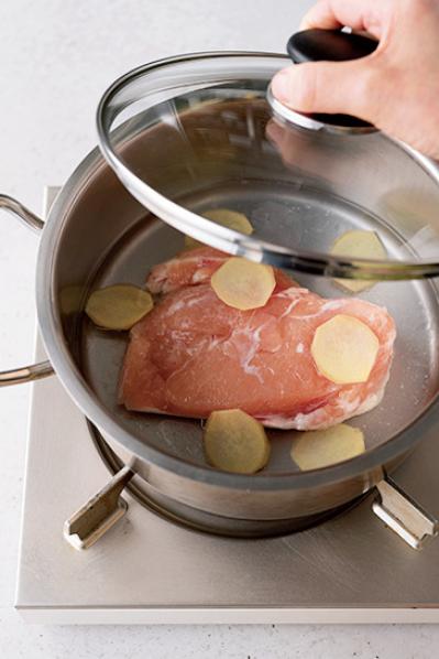 【鶏胸肉】が驚くほどしっとり、ジューシーに！｜小田真規子さんの「塩と油で下味冷凍」（サムネイル画像8）