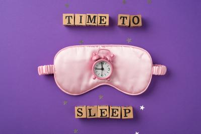 【50代からの快眠術】朝までぐっすりと眠れる体になるための8つの「生活習慣」＆「食事のコツ」