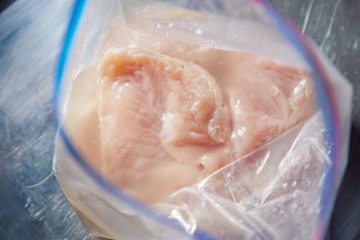 笠原将弘さんの鶏むねレシピ。絶品「鶏天」の下ごしらえは【塩糖水漬け】で決まる（サムネイル画像2）