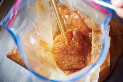 笠原将弘さんの鶏むねレシピ。シンプルに焼くだけで絶品「鶏むねのみそ漬け焼き」【2023年レシピ部門人気記事TOP5】（サムネイル画像2）