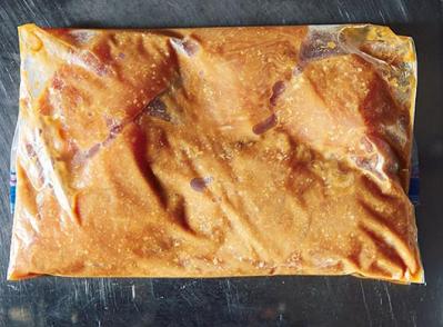 笠原将弘さんの鶏むねレシピ。シンプルに焼くだけで絶品「鶏むねのみそ漬け焼き」【2023年レシピ部門人気記事TOP5】（サムネイル画像3）