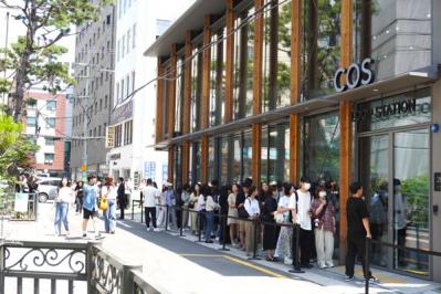 益善洞（イクソンドン）で昔ながらの街並みを楽しむ。「ウ・ヨンウ弁護士は天才肌」のロケ地や、COSのポップアップも！（サムネイル画像11）