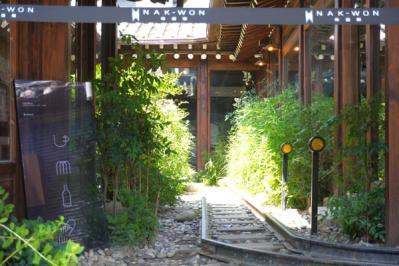 益善洞（イクソンドン）で昔ながらの街並みを楽しむ。「ウ・ヨンウ弁護士は天才肌」のロケ地や、COSのポップアップも！（サムネイル画像9）