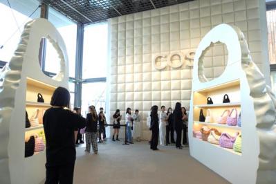 益善洞（イクソンドン）で昔ながらの街並みを楽しむ。「ウ・ヨンウ弁護士は天才肌」のロケ地や、COSのポップアップも！（サムネイル画像12）