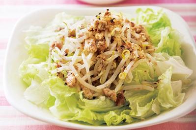 【節約＆糖質オフレシピ】もやしのボリューム副菜2選「レタスのもやしソースかけ」「蒸し鶏のナムル風」（サムネイル画像2）
