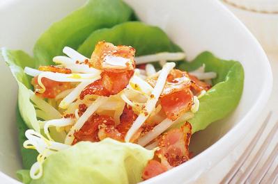 【節約＆糖質オフレシピ】10分以内で完成！ もやしの副菜2選「ベーコンサラダ」「きのこのマリネ」（サムネイル画像2）