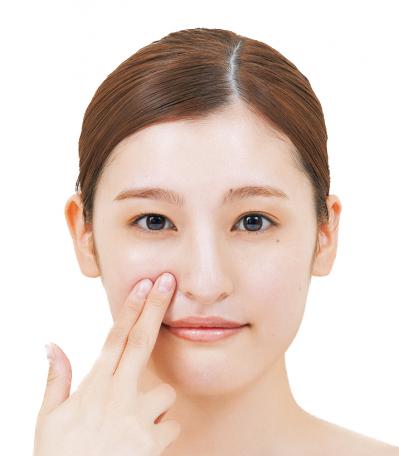 顔の筋肉をほぐして、シワやたるみを解消！【顔面縮小マッサージ】（サムネイル画像14）