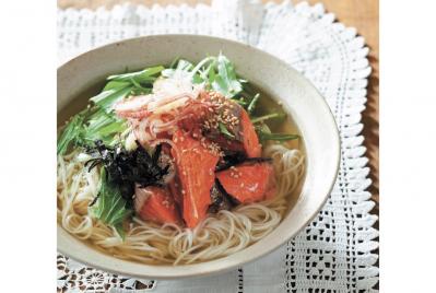 夏のランチにぴったり！たんぱく質もしっかりとれる【ぶっかけそうめん】レシピ2選「ビビンバ風」「鮭茶づけ風」