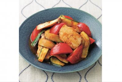 【トマト】の簡単でおいしい主菜＆副菜2選「ズッキーニとかじきのソース炒め」「アボカドのごましょうゆ和え」