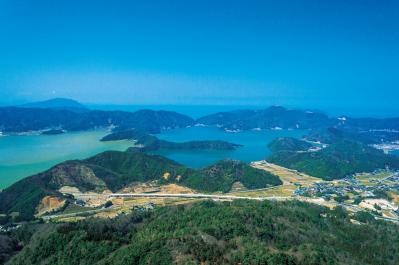 水の色の変化が神秘的な日本の【湖・沼】2選。 旅行ジャーナリスト・津田令子さんおすすめ（サムネイル画像2）