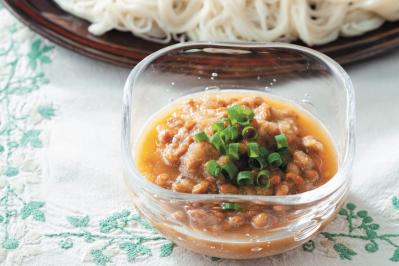 ねばねば食材でスタミナ満点！【そうめんのつけだれ】バリエ4選「納豆おろし」「もずく」「とろろ」「モロヘイヤ卵」