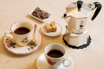 フランス人から学んだ、お金を使わない心贅沢な暮らし。吉村葉子さんの「自宅でお茶会」