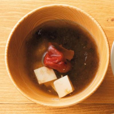 【ダイエット献立】たんぱく質たっぷりの「ささ身のみそバターレンチン包み蒸し」。1人分の材料費199円以下で節約にもなる！（サムネイル画像4）