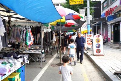 韓国ドラマ「キング・ザ・ランド」に登場した昔ながらの食堂で野菜たっぷりの定食を。地方ならではの青空市場も！（サムネイル画像13）