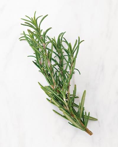 体と心に効く、ローズマリーレシピ４選。至福の「ローズマリーから揚げ」の作り方も（サムネイル画像3）