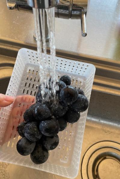 【スリコ】のザル付き保存容器Lサイズ。スタッキングできて中身がひと目でわかるから重宝！（サムネイル画像4）