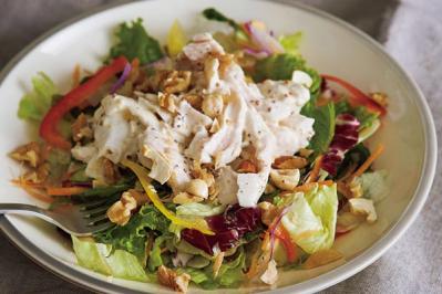 【サラダチキン】で作る簡単＆ヘルシーなサラダレシピ2選｜上田淳子さんのラクするご自愛ごはん（サムネイル画像4）