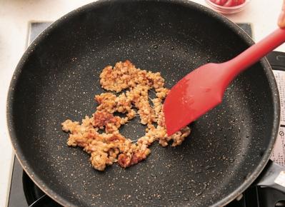 15分で濃厚！【ミートソースパスタ】｜「パスタ世界一」弓削シェフの至福の家イタリアン（サムネイル画像3）