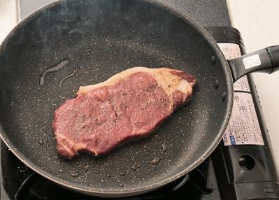 安い肉でも絶品【ステーキ】レシピ｜「パスタ世界一」弓削シェフの至福の家イタリアン（サムネイル画像6）