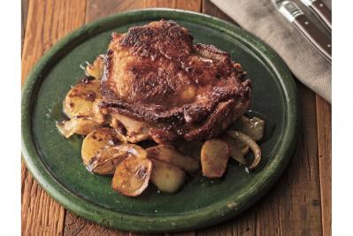 パリパリの皮がおいしい【鶏肉のカチャトーラ】でおうちバル｜「パスタ世界一」弓削シェフの至福の家イタリアン