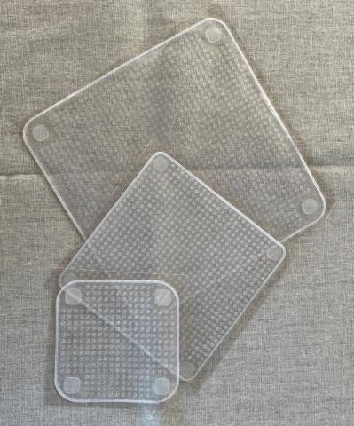 【スリコ】の伸ばして吸着するシリコーンラップは繰り返して使える３サイズ！瓶の硬い蓋も開けられる（サムネイル画像2）