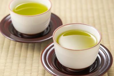 緑茶がダイエットにいいと言われる理由は？「カテキン」の働きを医師が解説