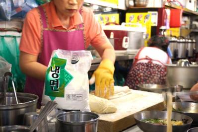 ソウル観光の定番  南大門市場で買い物＆食事。ニューオープンのBTS公式ストアもチェック！（サムネイル画像9）