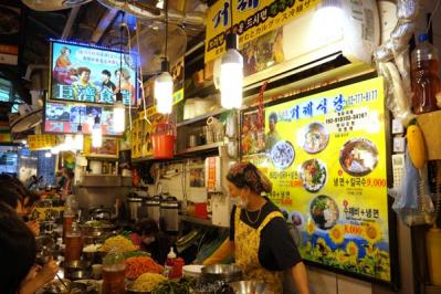 ソウル観光の定番  南大門市場で買い物＆食事。ニューオープンのBTS公式ストアもチェック！（サムネイル画像8）