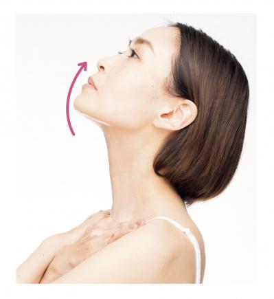【口まわりリフト】で二重あごがすっきり！ 村木宏衣さんの「奇跡のたるみリフト」（サムネイル画像4）