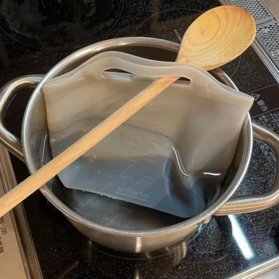 【スリコ】の「シリコーンフードバッグ」は時短家事に超優秀な調理グッズ（サムネイル画像4）