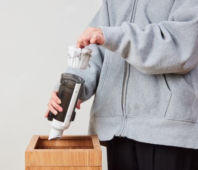 軽くてゴミ捨てがラク！ 50代からの【スティック型クリーナー】3選｜家電のプロ・神原サリーさんおすすめ（サムネイル画像9）