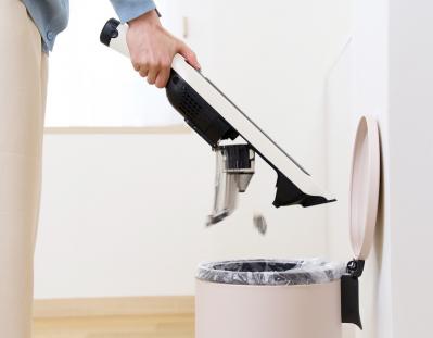 軽くてゴミ捨てがラク！ 50代からの【スティック型クリーナー】3選｜家電のプロ・神原サリーさんおすすめ（サムネイル画像6）