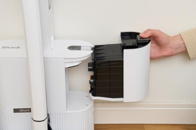 軽くてゴミ捨てがラク！ 50代からの【スティック型クリーナー】3選｜家電のプロ・神原サリーさんおすすめ（サムネイル画像3）