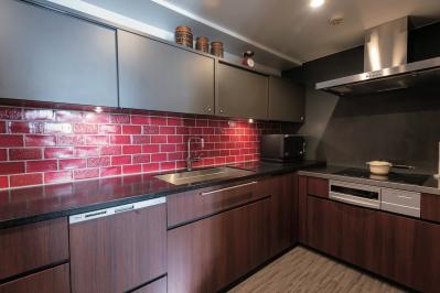 【50代のリフォーム】30年後も快適に暮らせる住まいの工夫とは？ ［キッチン編］