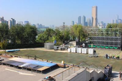 ビューが最高な漢江の中州・ノドゥル島。BTSの事務所と絶品ワカメスープを求めて龍山～三角地に。JIMINの誕生日を祝うラッピングバスも！（サムネイル画像4）