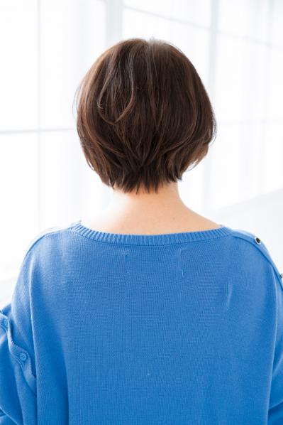 【50代からのショートボブ】スタイリングのポイントつき！ 2023年冬の最旬ヘアスタイル（サムネイル画像4）