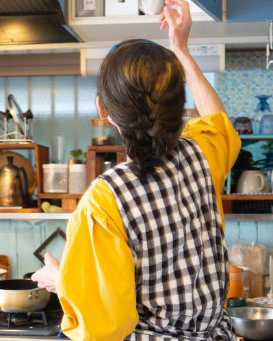 年金５万円でやりくりする紫苑さん・72歳。美容費ゼロ円「セルフできれいを楽しむ」コツは？（サムネイル画像2）