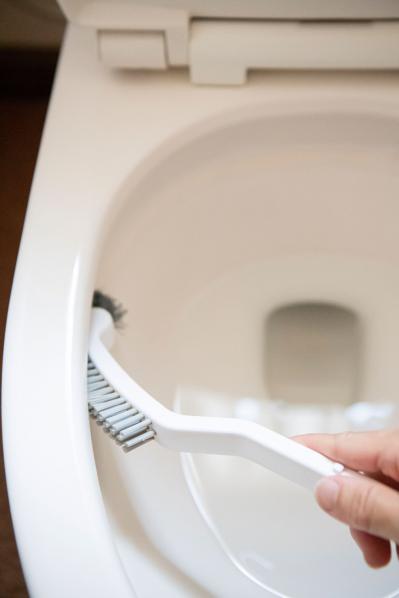 【トイレのついで掃除】このひと手間でニオイとしつこい汚れを防げる！（サムネイル画像7）