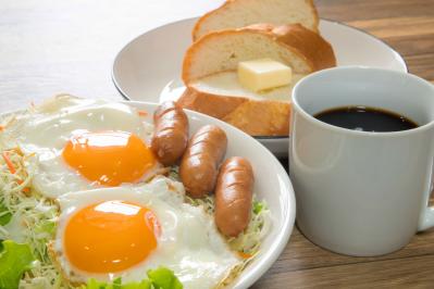 「お金が貯まらない人」の10のあるある習慣｜ファイナンシャルプランナー・深田晶恵さんがアドバイス［前編］（サムネイル画像3）