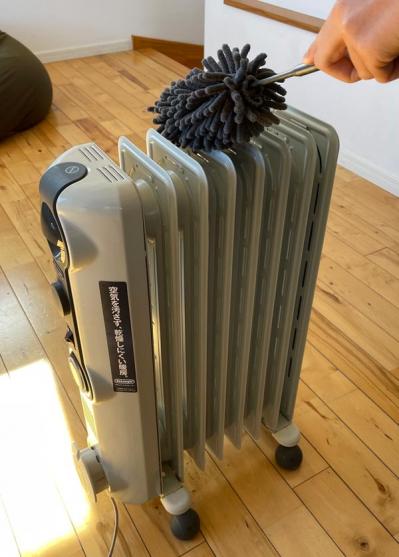 【スリコ】の伸縮モップは隙間の汚れをぐいぐいからめとってくれる実力派（サムネイル画像3）