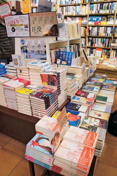 名書店員に聞く【おすすめの本】3選。読み出したら止まらなくなる海外小説（サムネイル画像4）