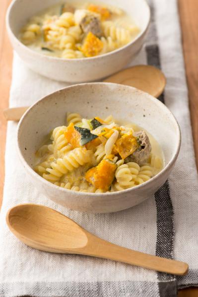 腸活におすすめの【鍋レシピ】3選「鮭のとろろ鍋」「鶏肉のにら納豆鍋」「ミルクかぼちゃ鍋」（サムネイル画像6）