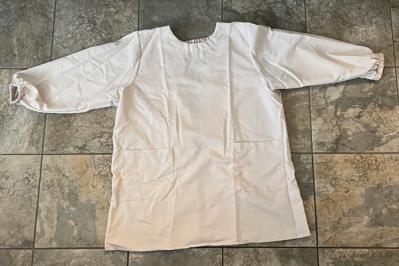 【スリコ】の割烹着がすごい！サッとはおれば一瞬で家事モードに！&落ちてくる袖をしっかりホールド（サムネイル画像3）